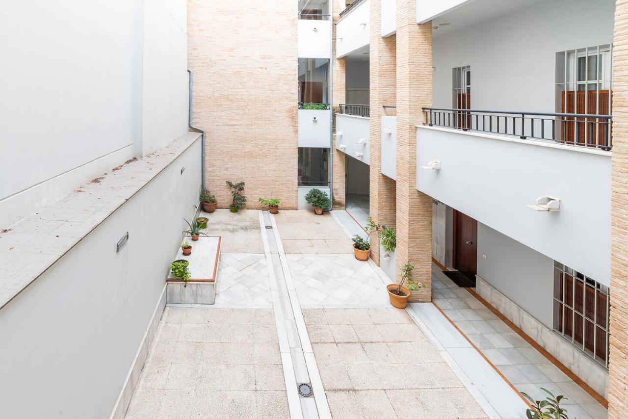 Alohamundi Velarde II Apartment Seville Exterior photo