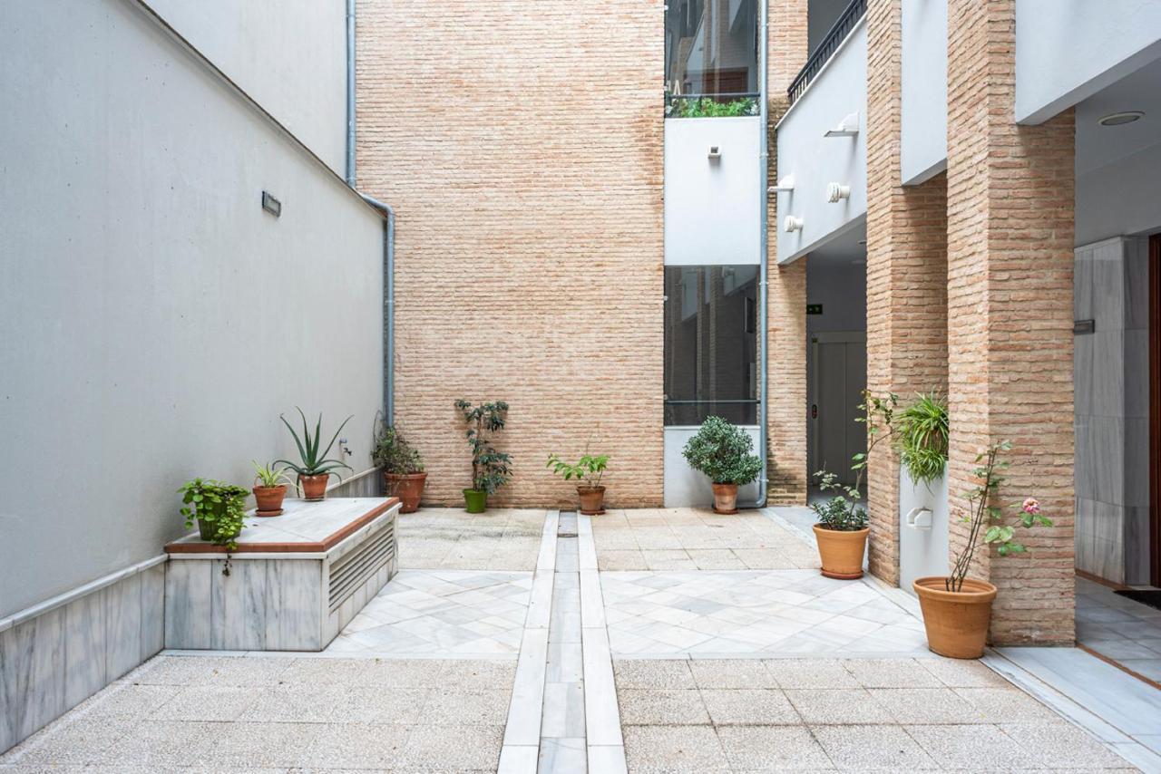 Alohamundi Velarde II Apartment Seville Exterior photo